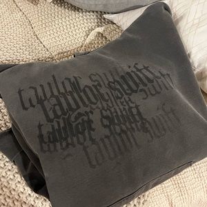 Taylor Swift reputation sweatshirt XL/2X